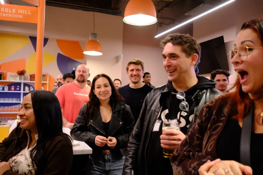 The audience laughing during the mic session